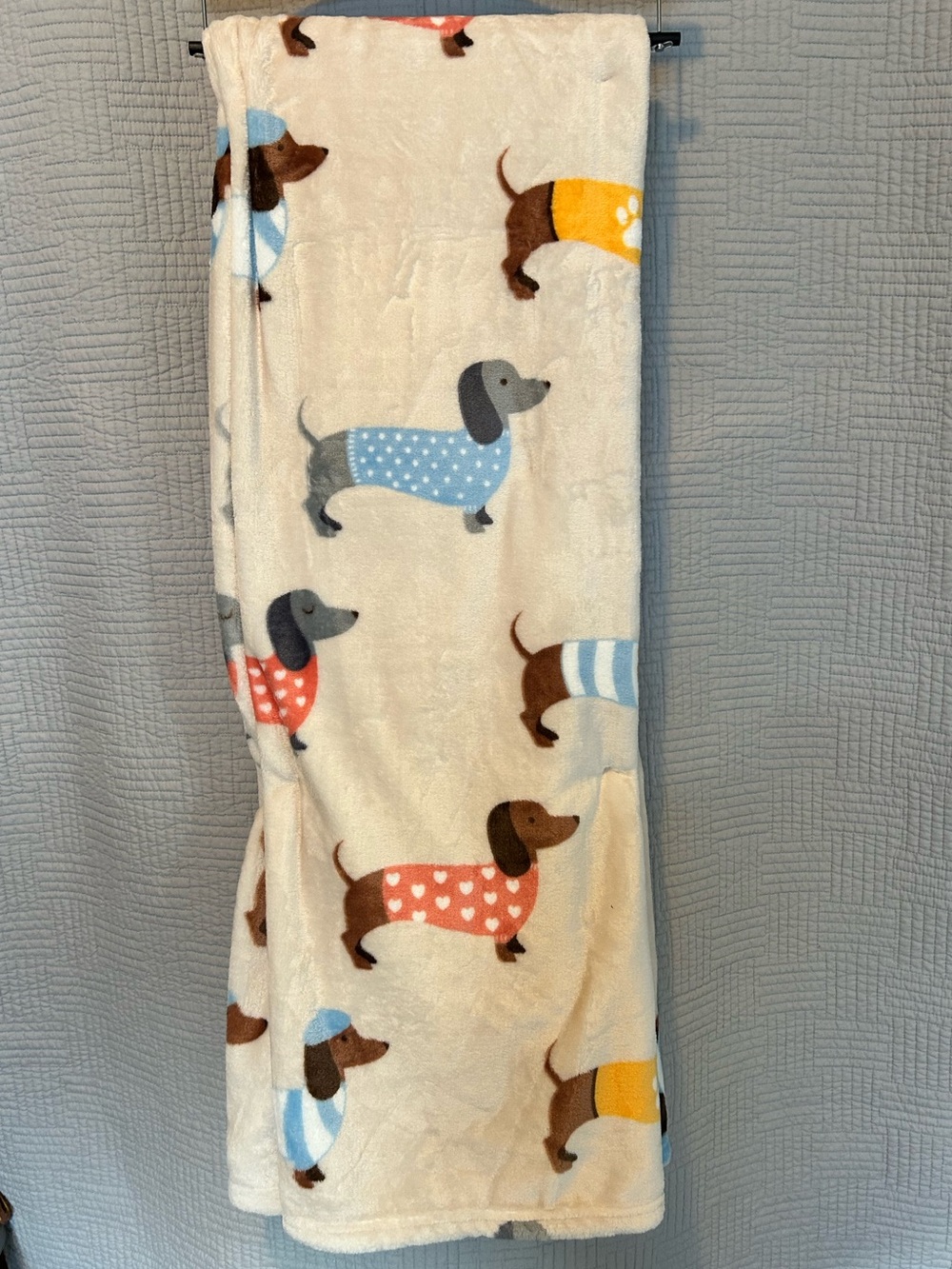 Cream Dachshund Print Plush Throw Blanket with Multicolor Doxies, 50X70